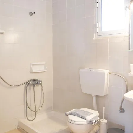 George And Marios Амолиани